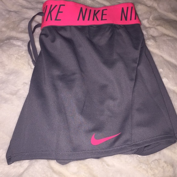 🍄Nike Dry Shorts🍄 - Picture 2 of 3